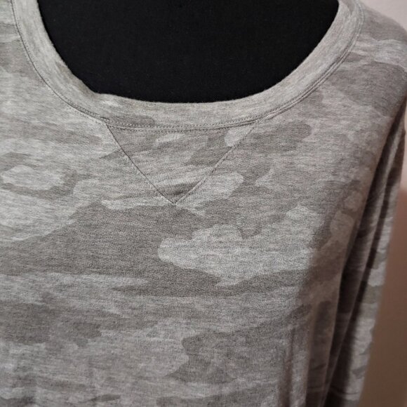 Monrow Women's Camo Sweatshirt - Picture 2 of 7